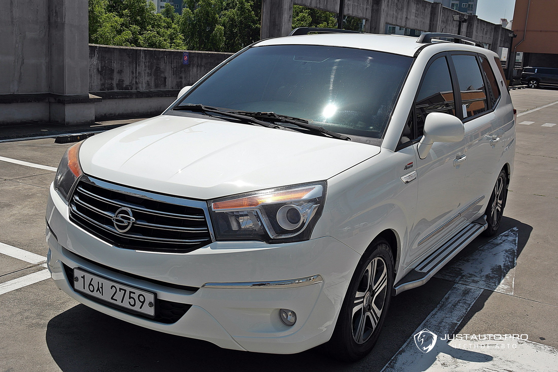 Автомобиль KG_Mobility_Ssangyong KORANDO