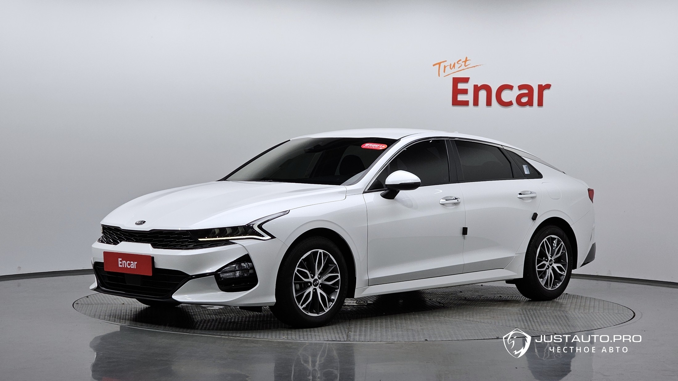 Автомобиль Kia K5
