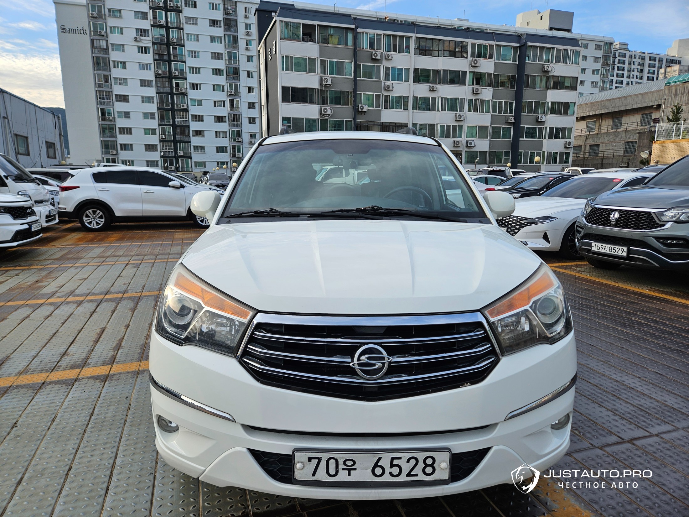 Автомобиль KG_Mobility_Ssangyong KORANDO