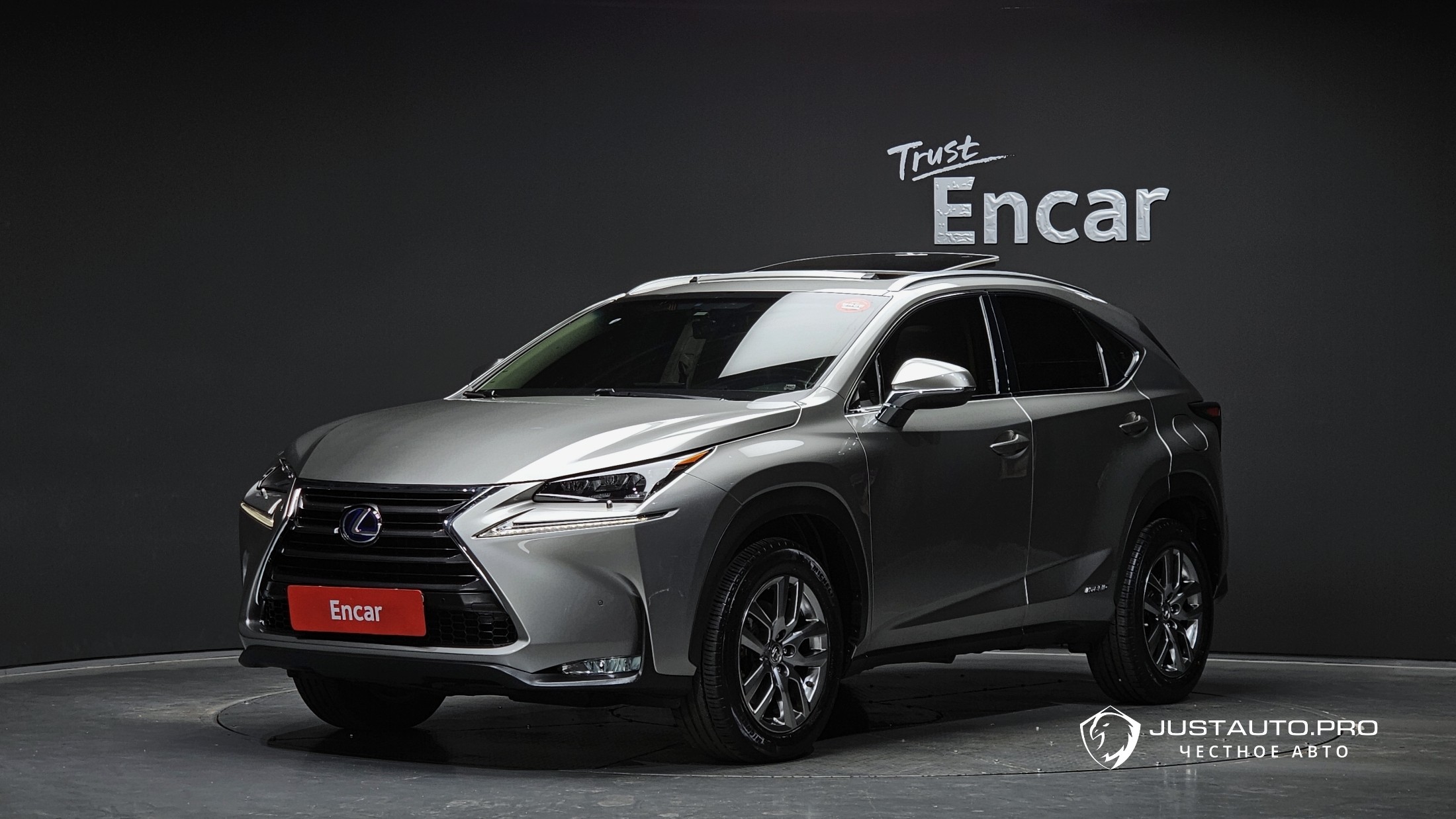 Автомобиль Lexus NX