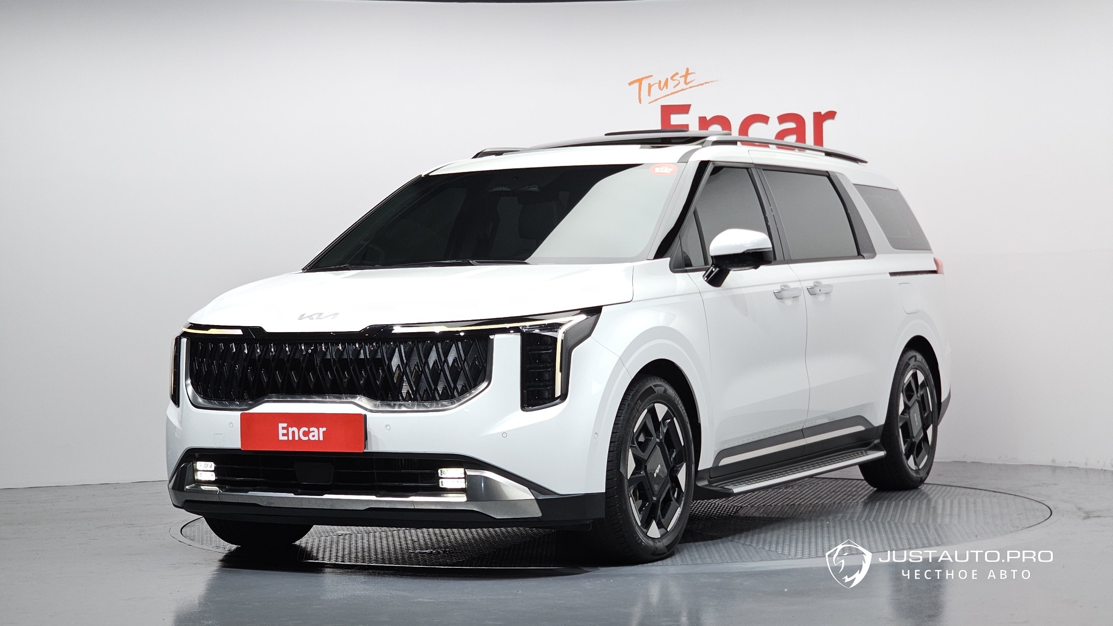 Автомобиль Kia Canival