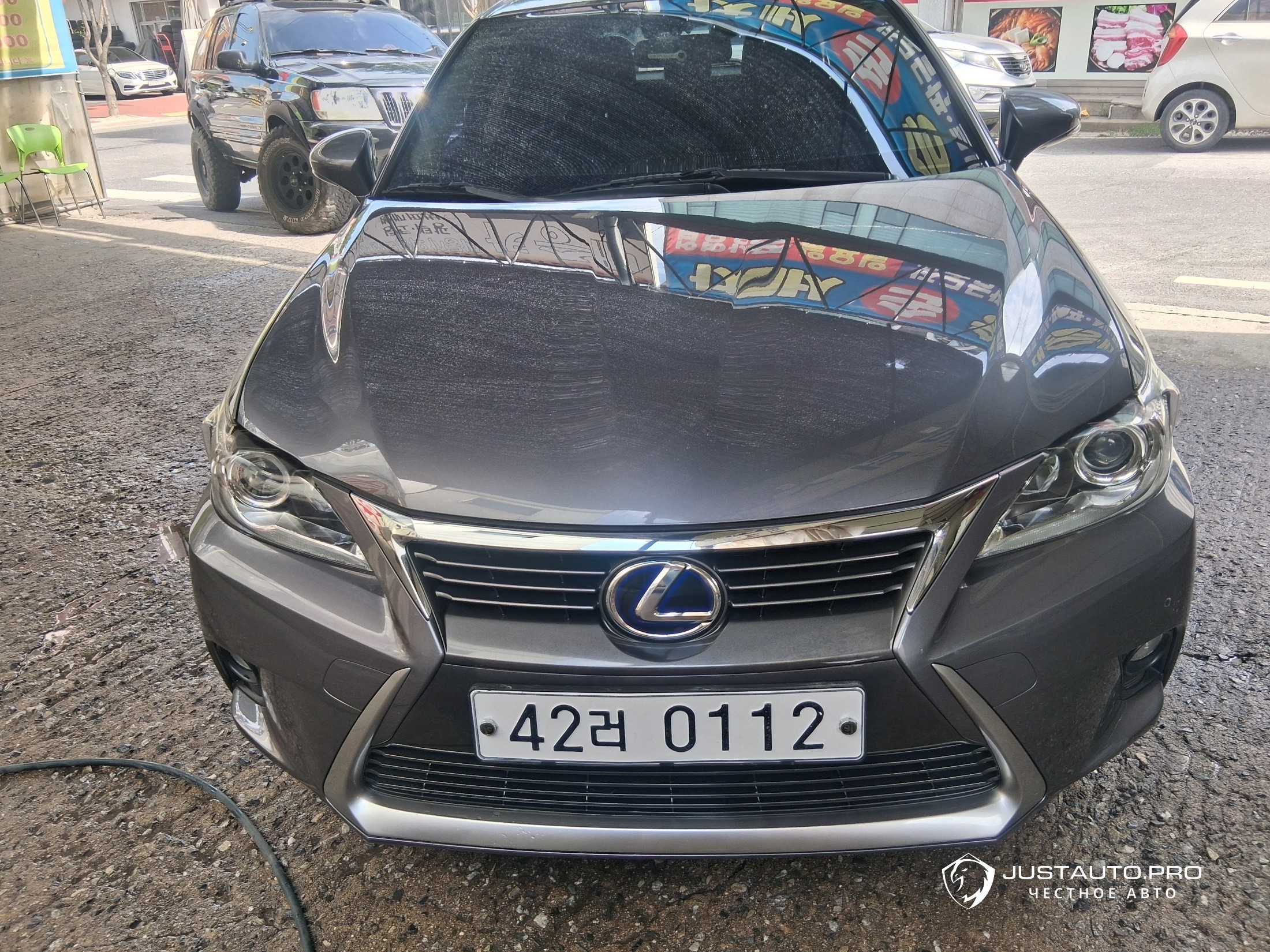 Автомобиль Lexus CT200h