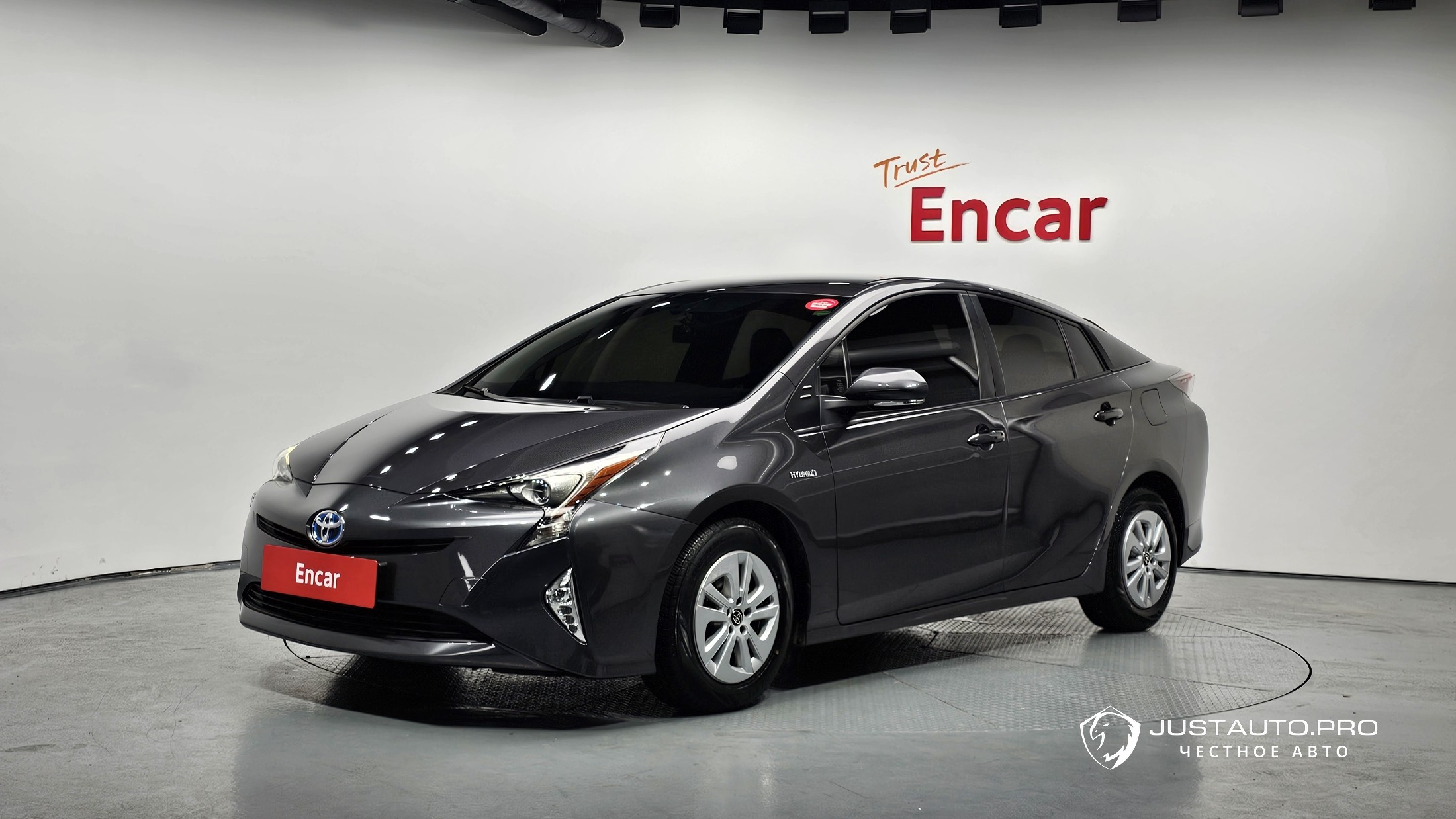 Автомобиль Toyota Prius