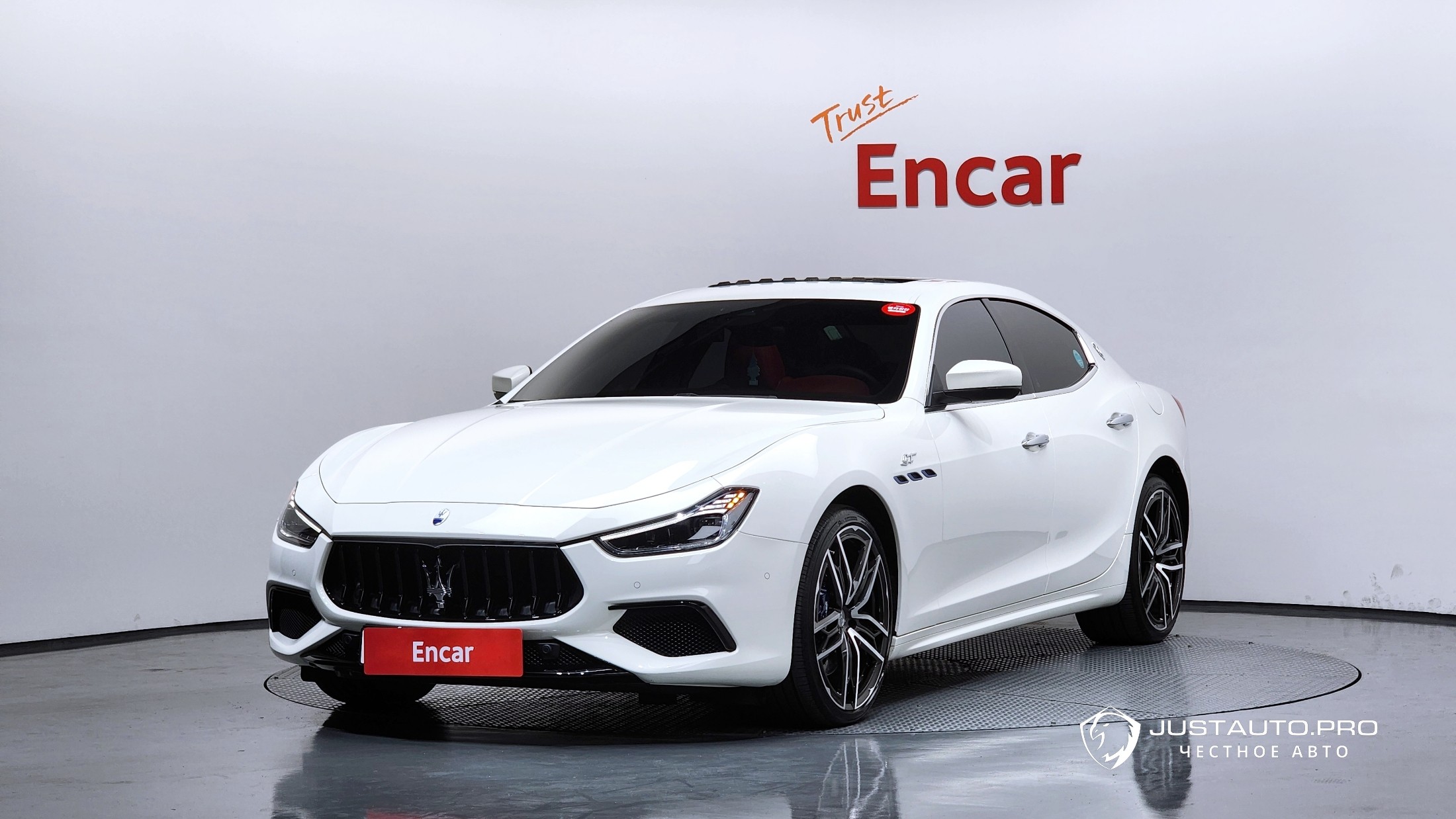 Автомобиль Maserati Ghibli