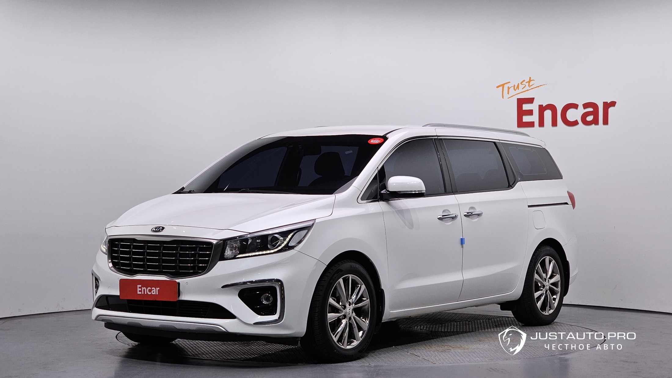 Автомобиль Kia Canival