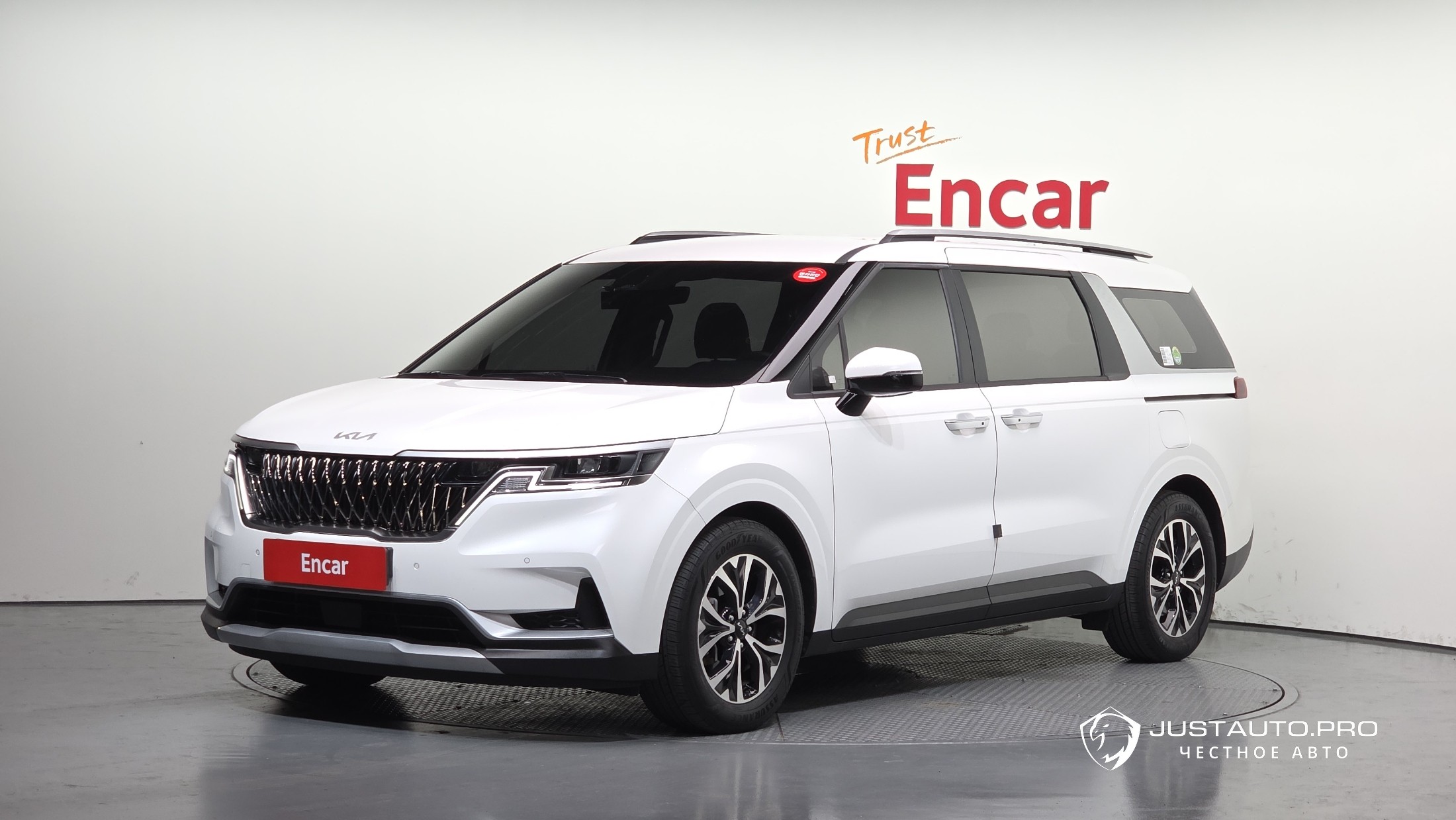 Автомобиль Kia Canival