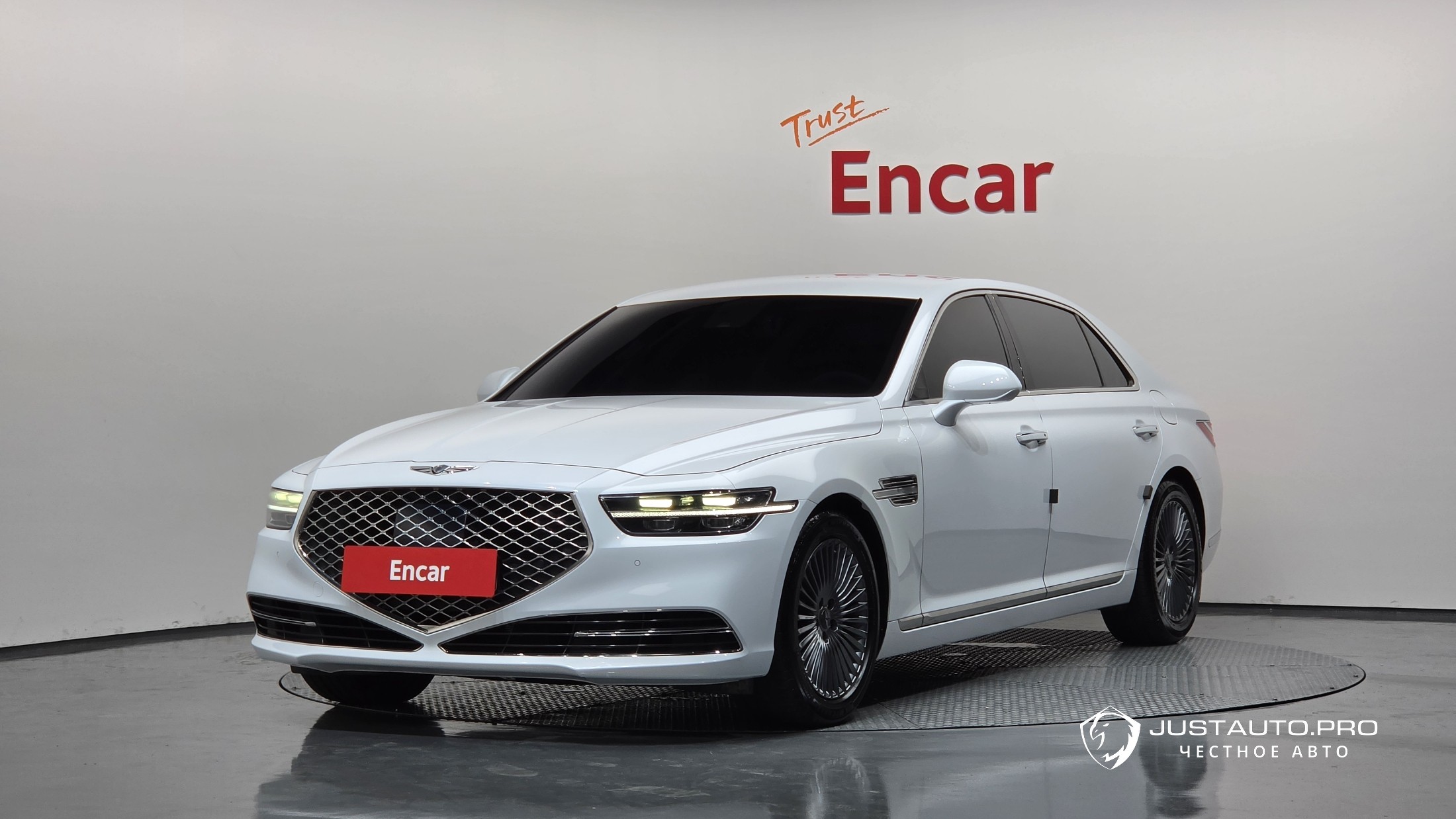 Автомобиль Genesis G90