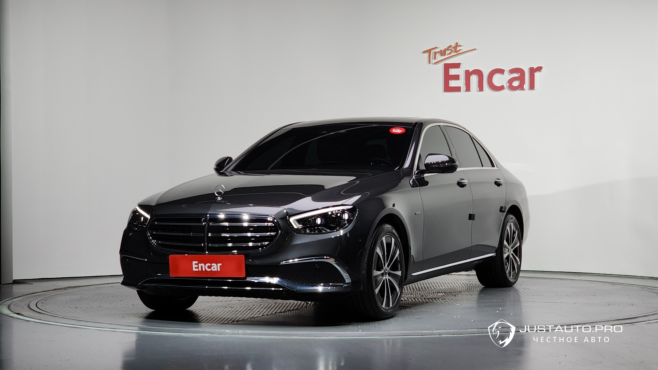 Автомобиль Mercedes-Benz E-Class