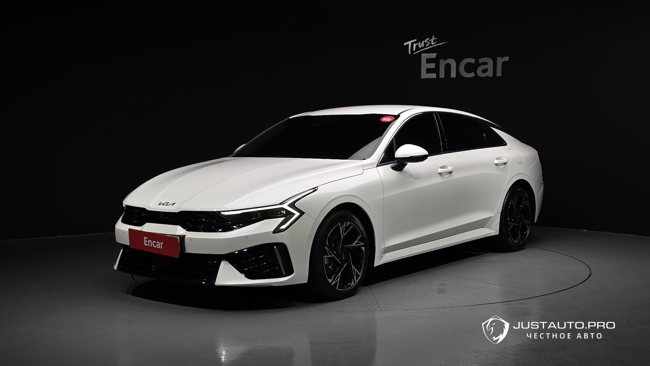 Автомобиль Kia K5