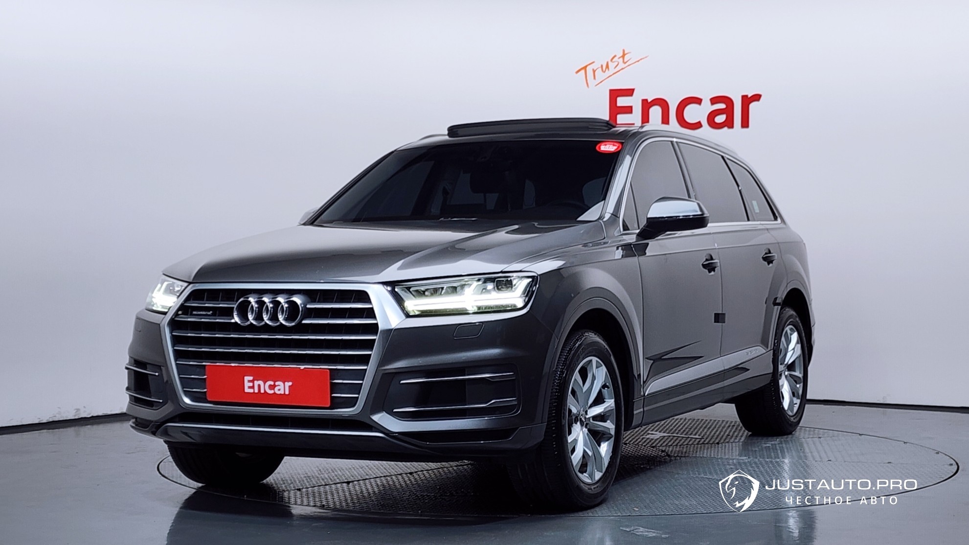 Автомобиль Audi Q7