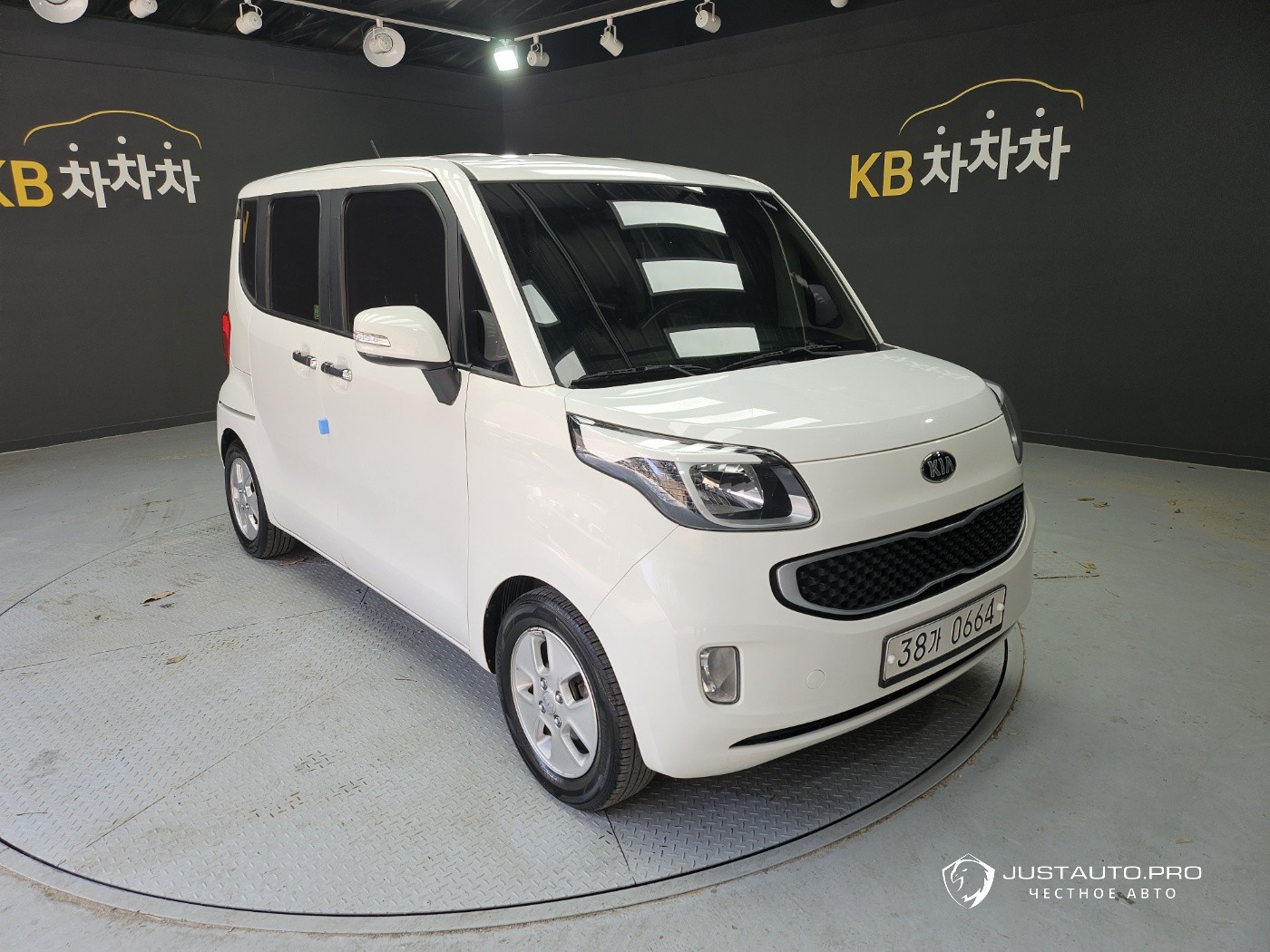 Автомобиль Kia RAY
