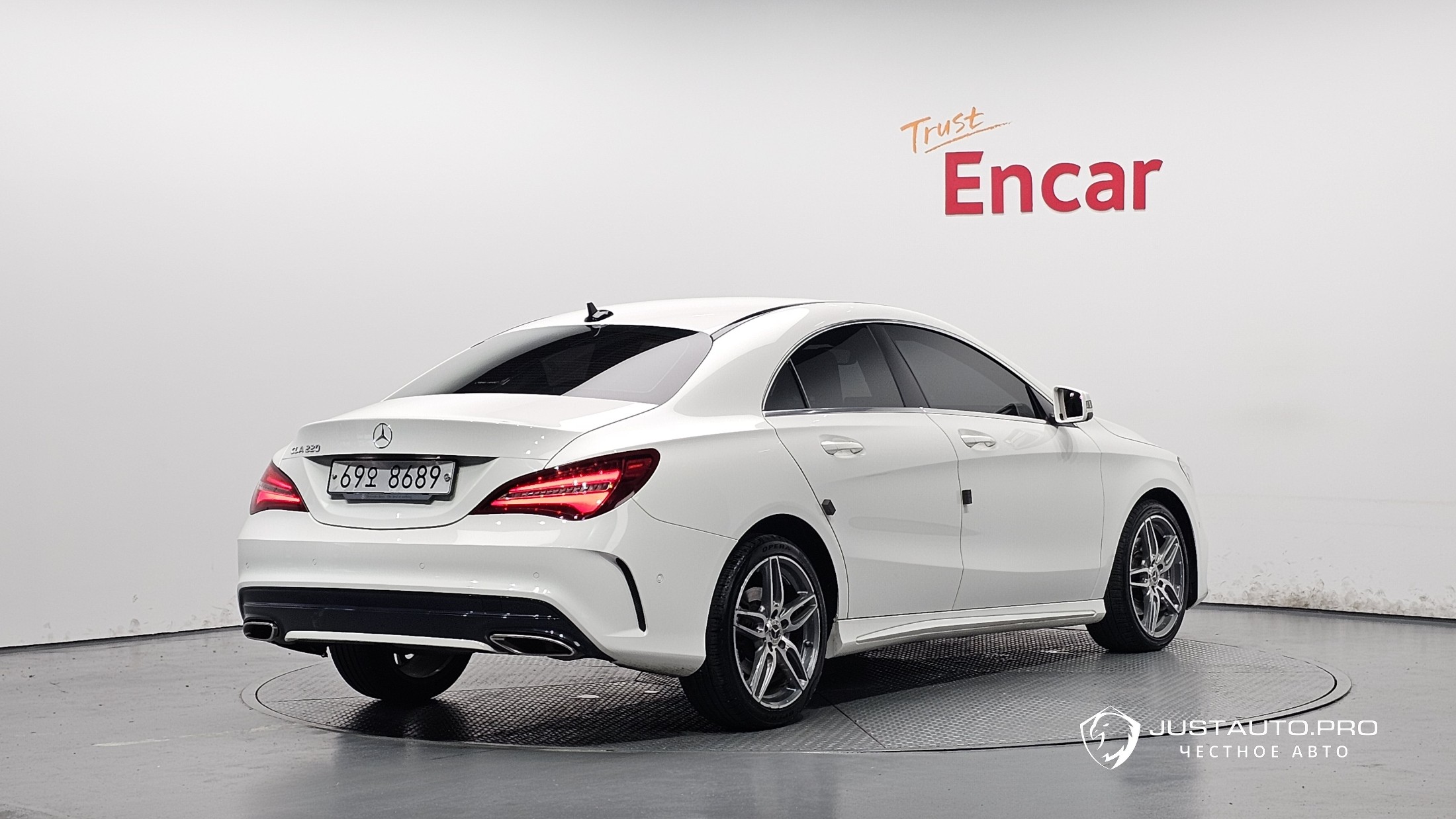 Автомобиль Mercedes-Benz CLA-Class