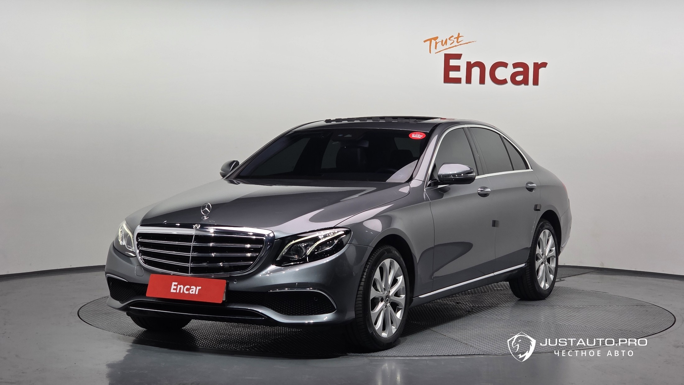 Автомобиль Mercedes-Benz E-Class