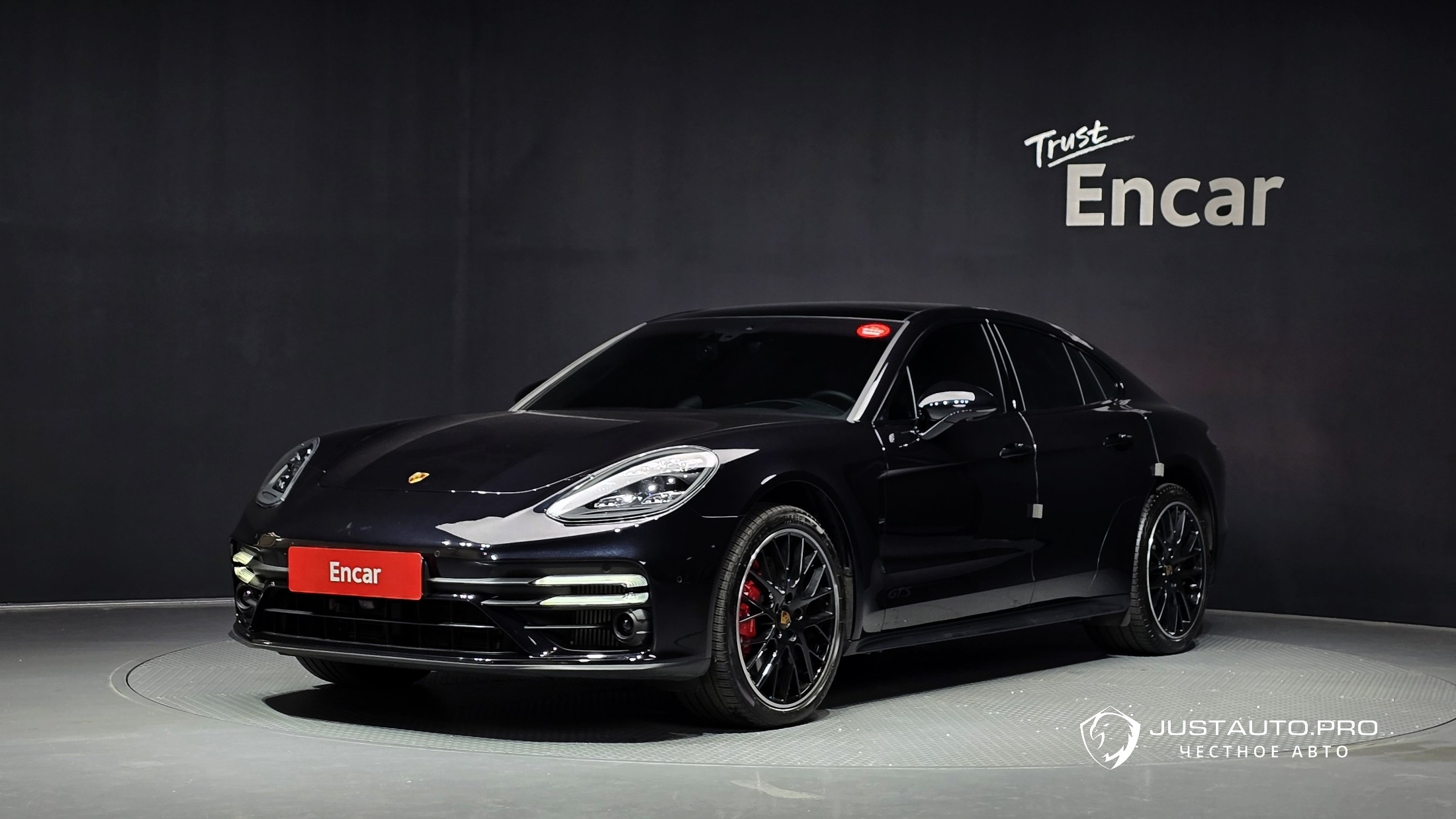 Автомобиль Porsche Panamera