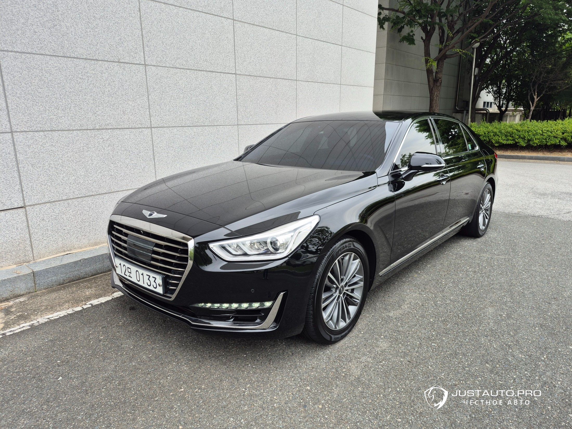 Автомобиль Genesis EQ900