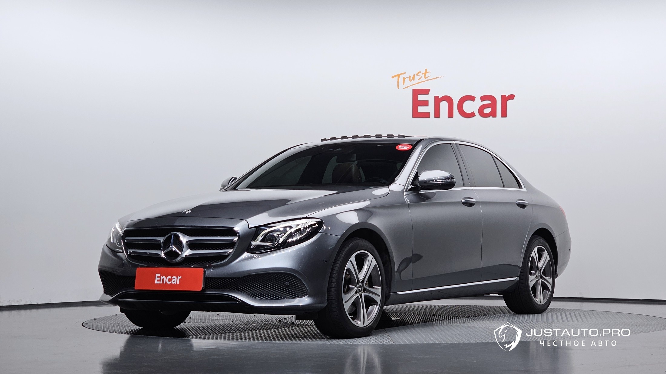 Автомобиль Mercedes-Benz E-Class