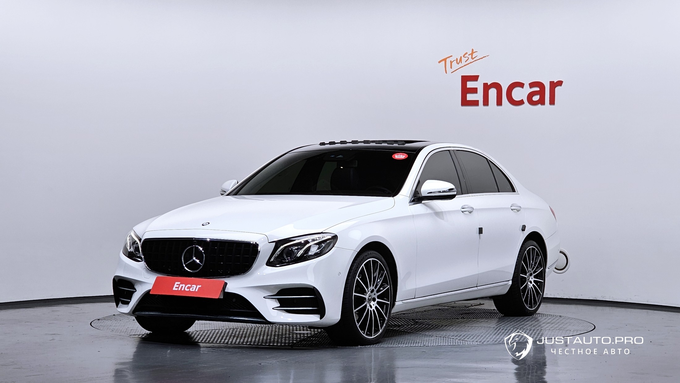 Автомобиль Mercedes-Benz E-Class