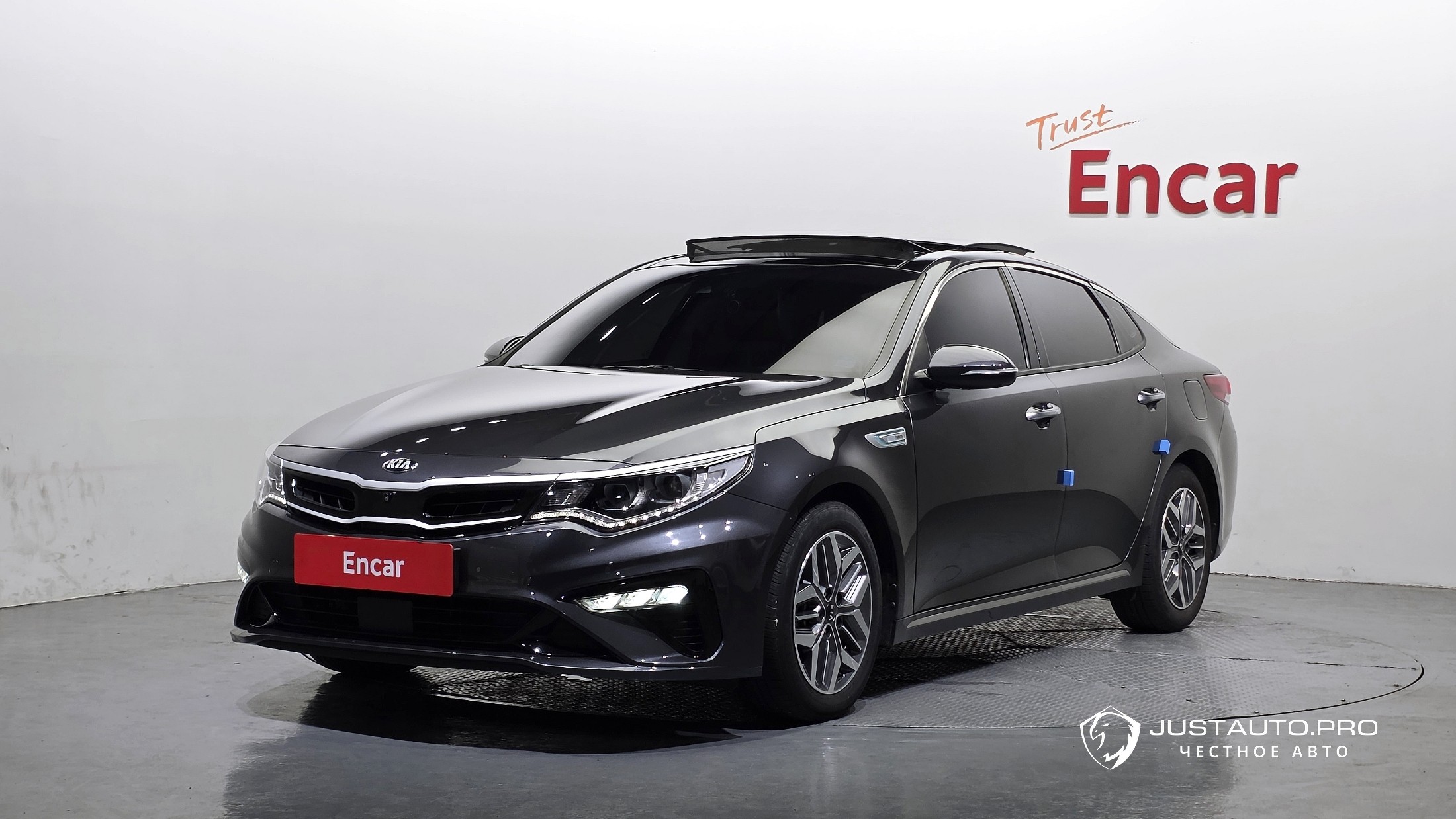 Автомобиль Kia K5