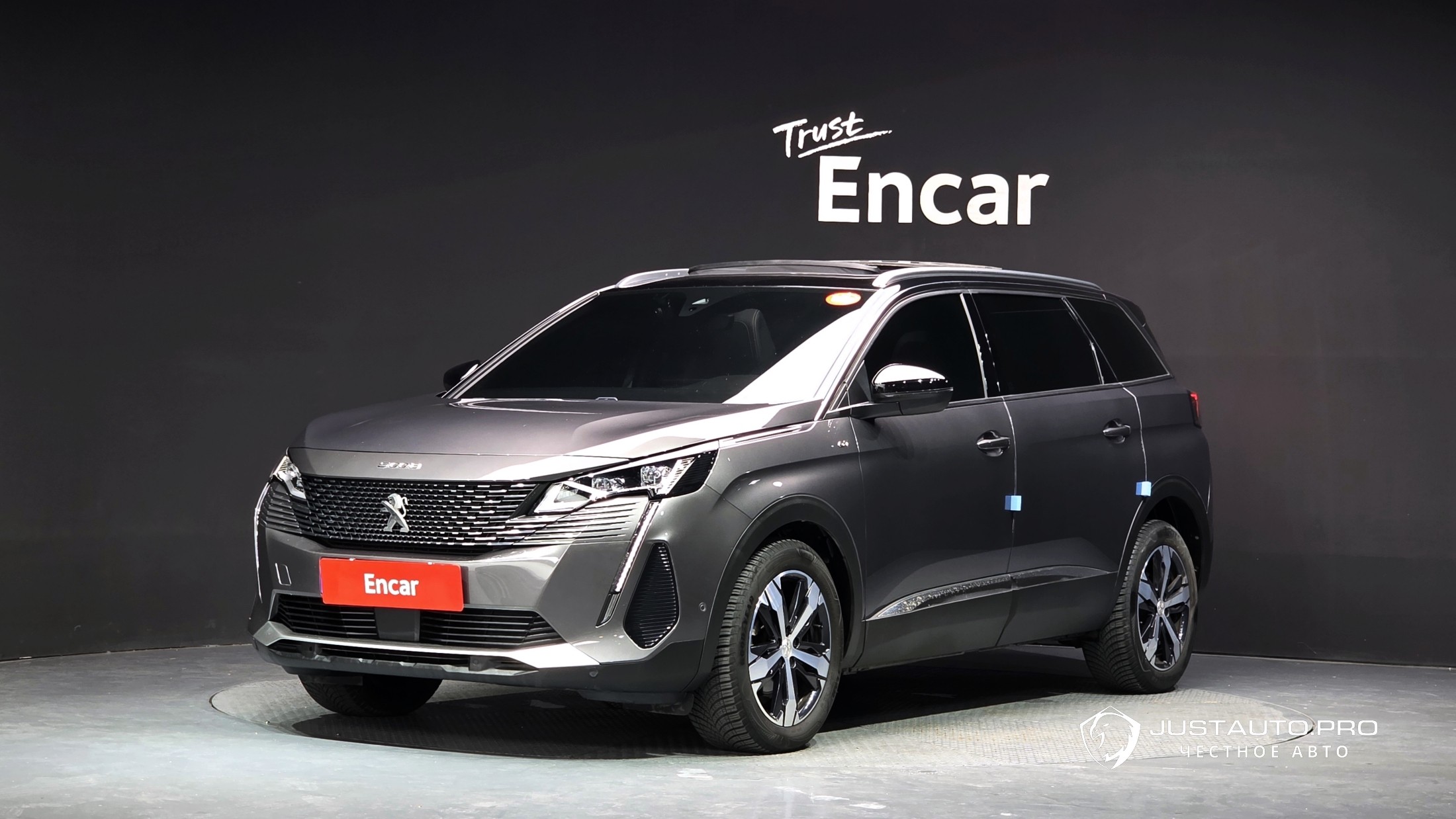 Автомобиль Peugeot 5008