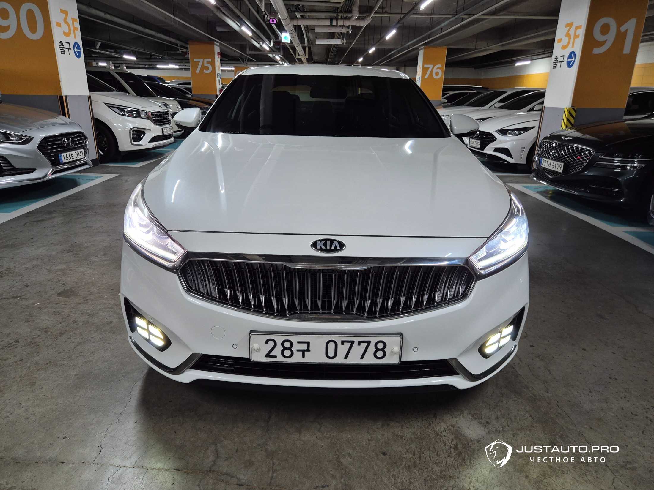 Автомобиль Kia K7