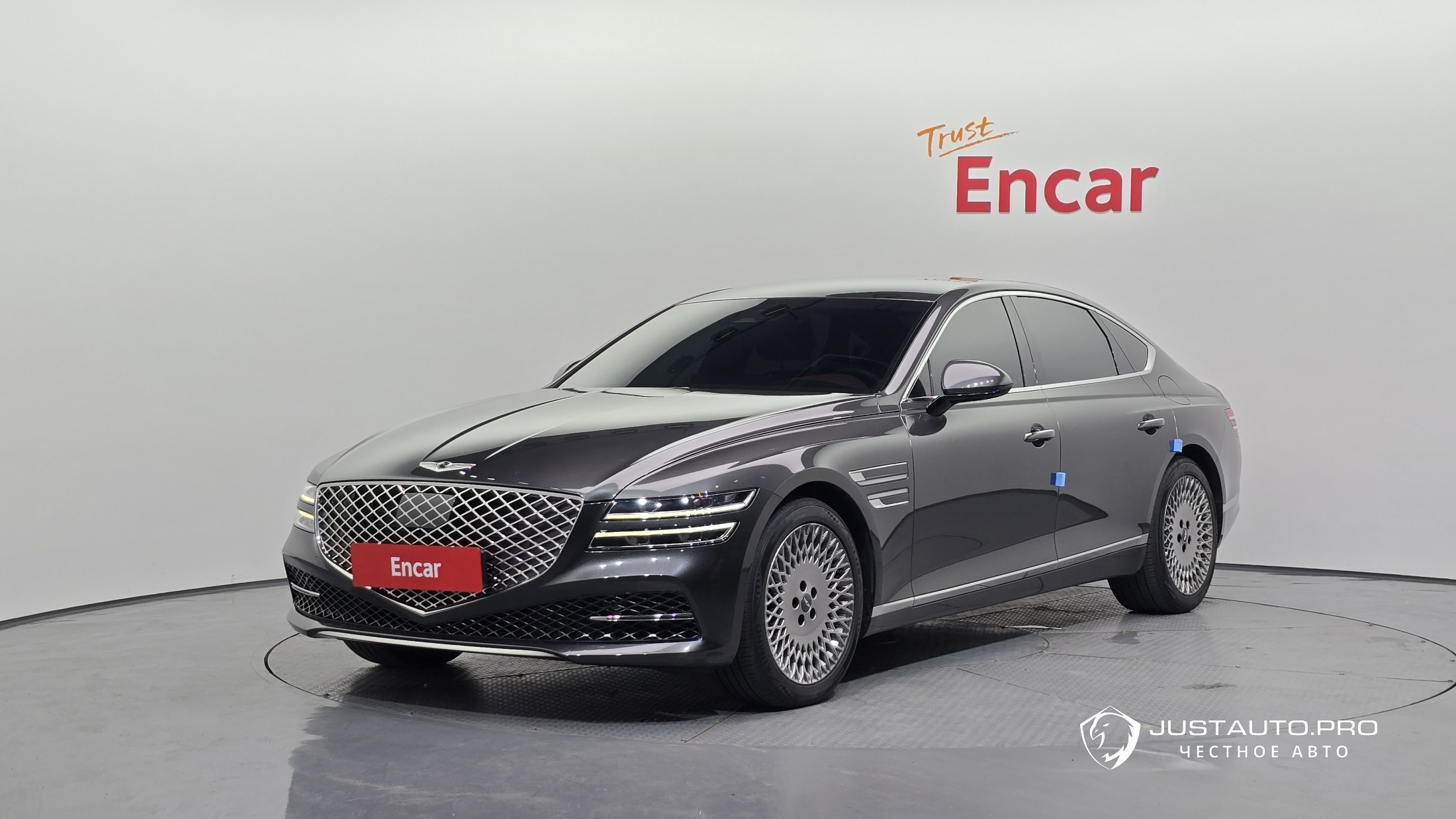 Автомобиль Genesis G80