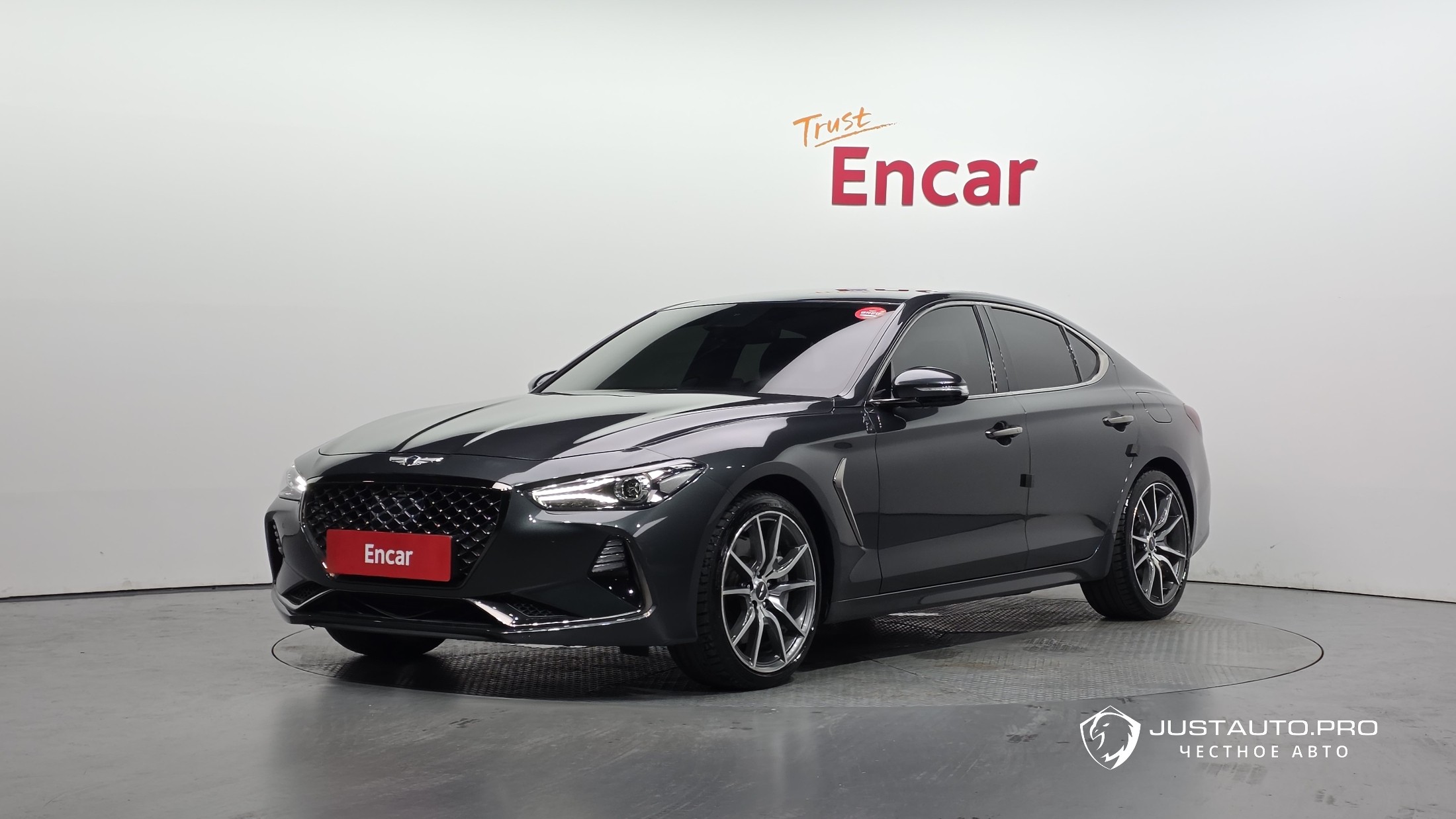 Автомобиль Genesis G70