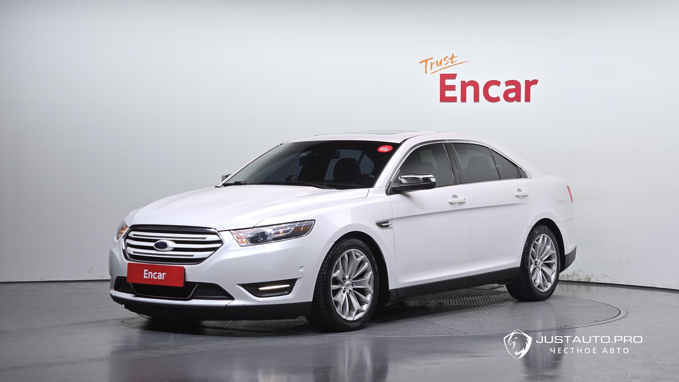 Автомобиль Ford Taurus