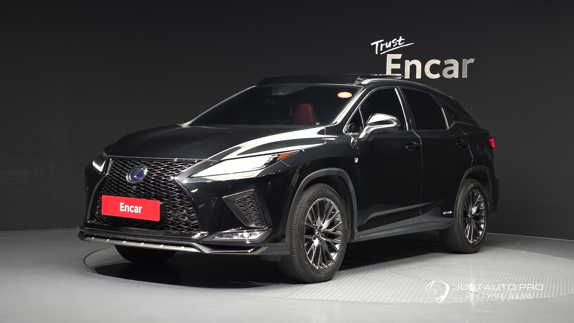 Автомобиль Lexus RX
