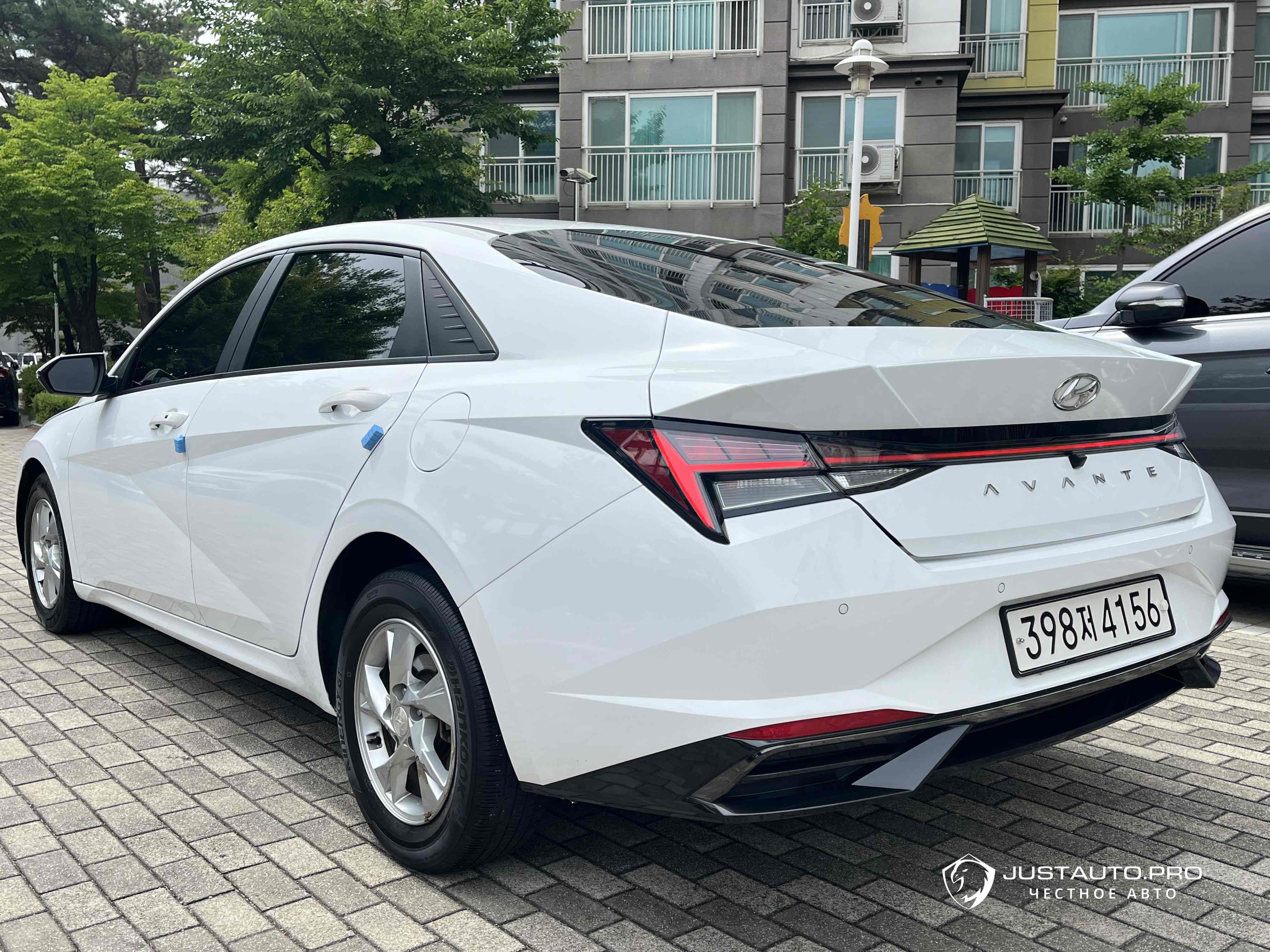 Автомобиль Hyundai AVANTE