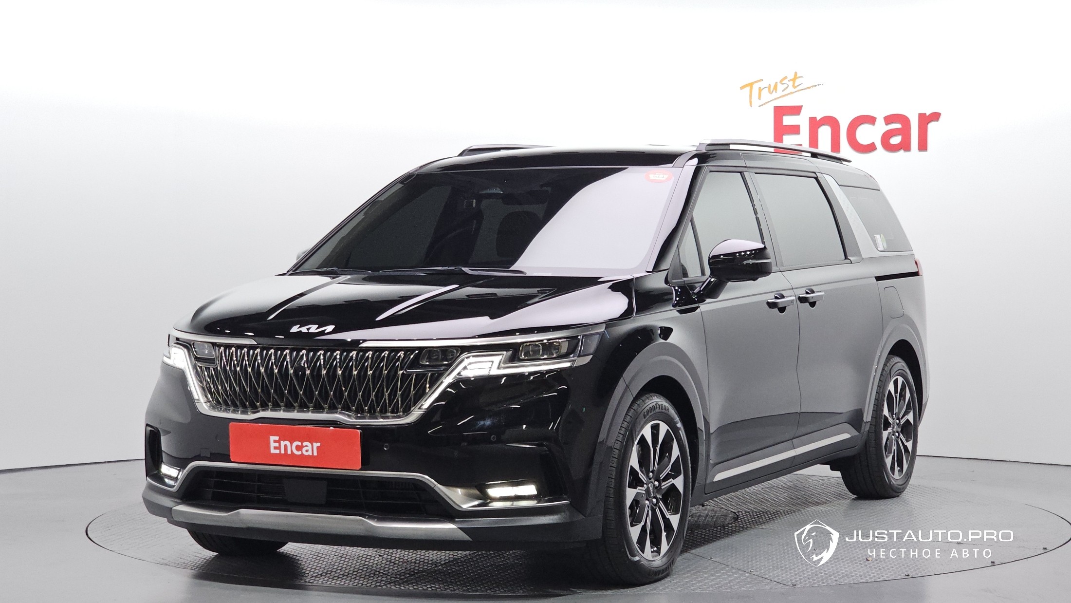 Автомобиль Kia Canival