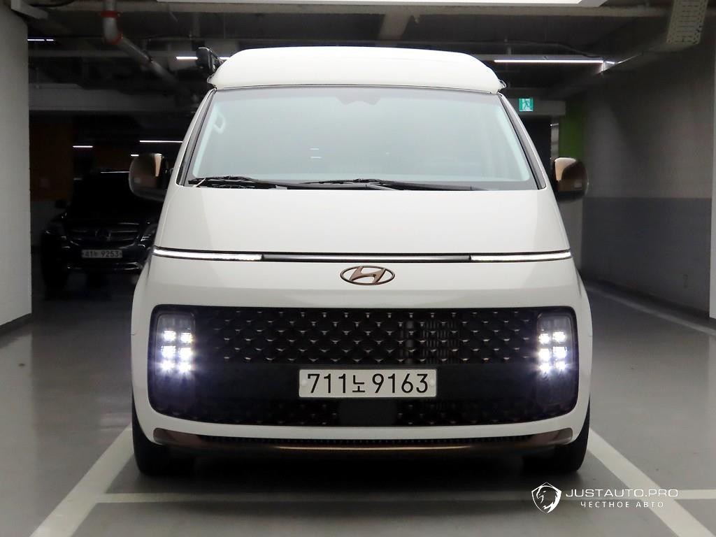 Автомобиль Hyundai Staria