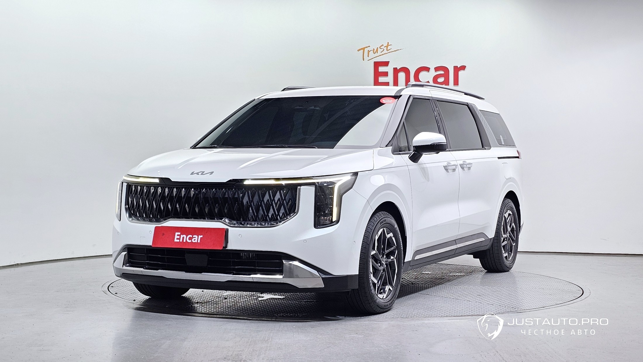 Автомобиль Kia Canival