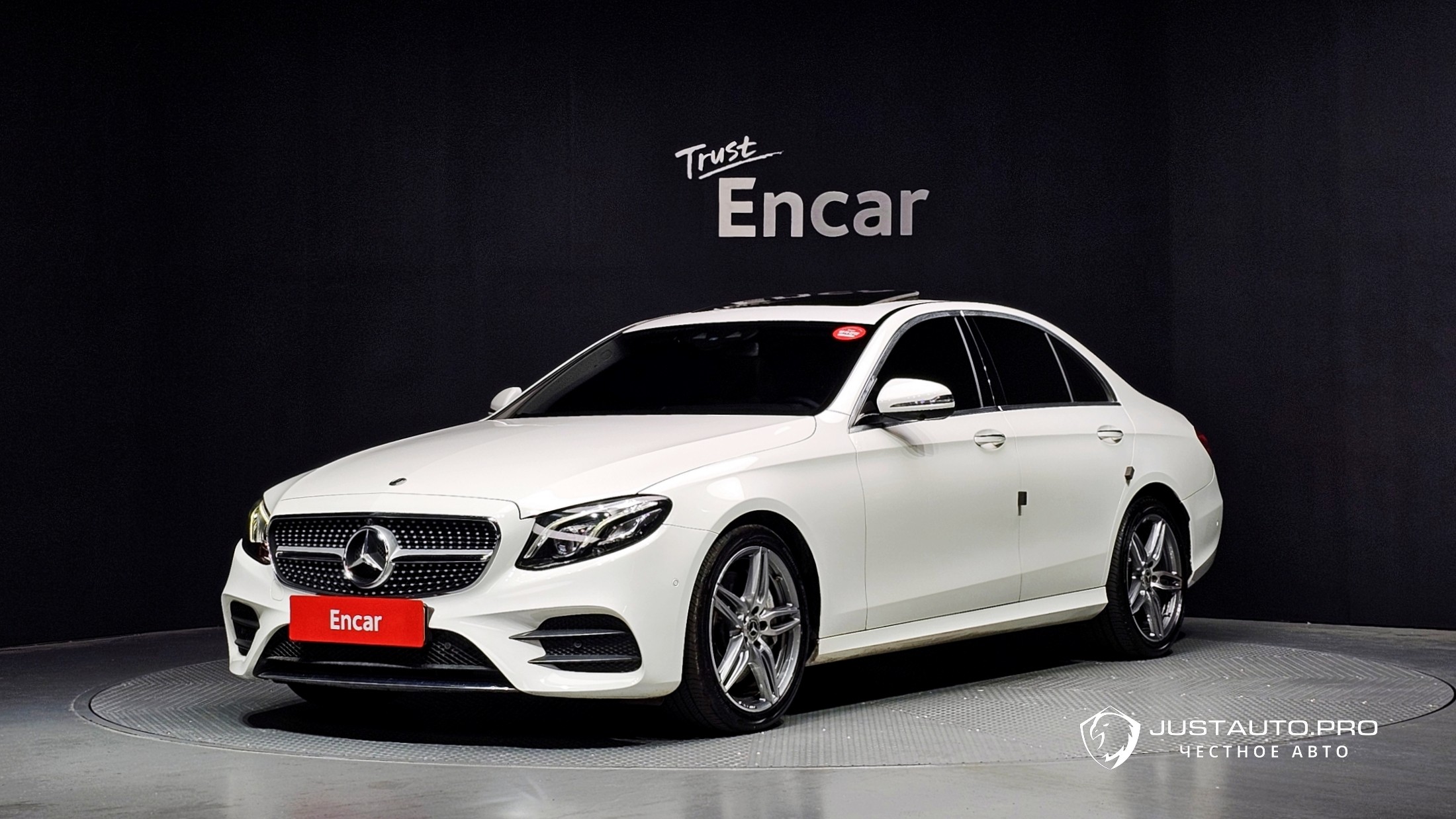 Автомобиль Mercedes-Benz E-Class