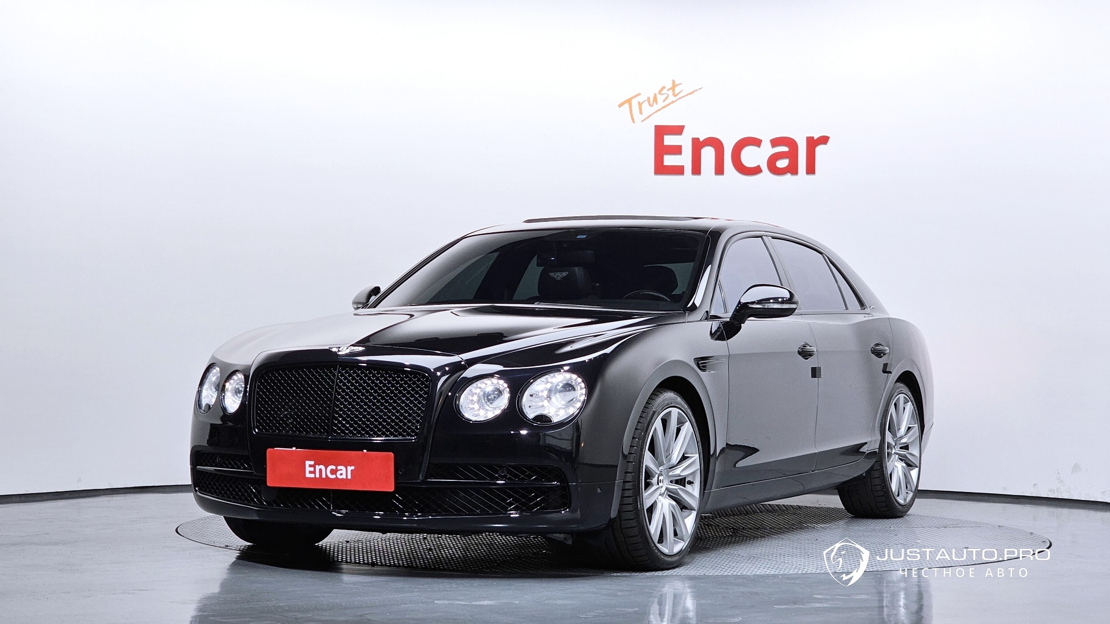 Автомобиль Bentley Flying Spur