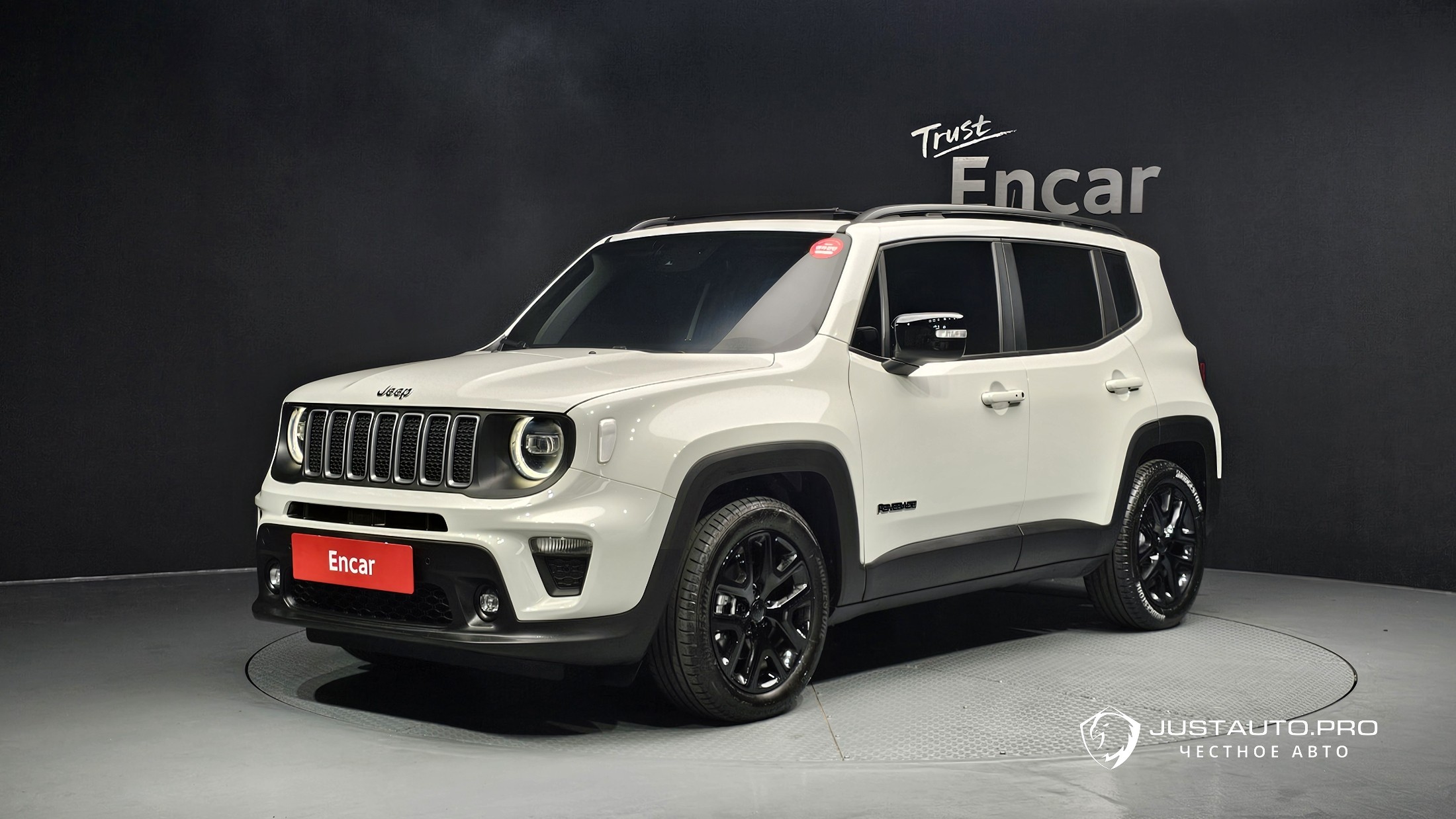 Автомобиль Jeep Renegade