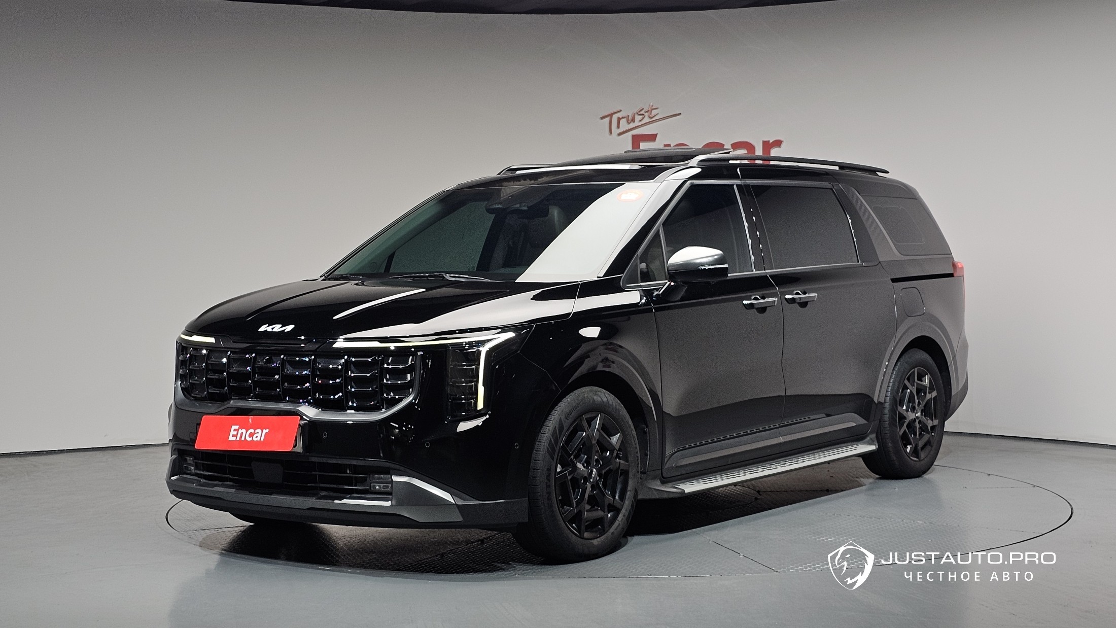 Автомобиль Kia Canival