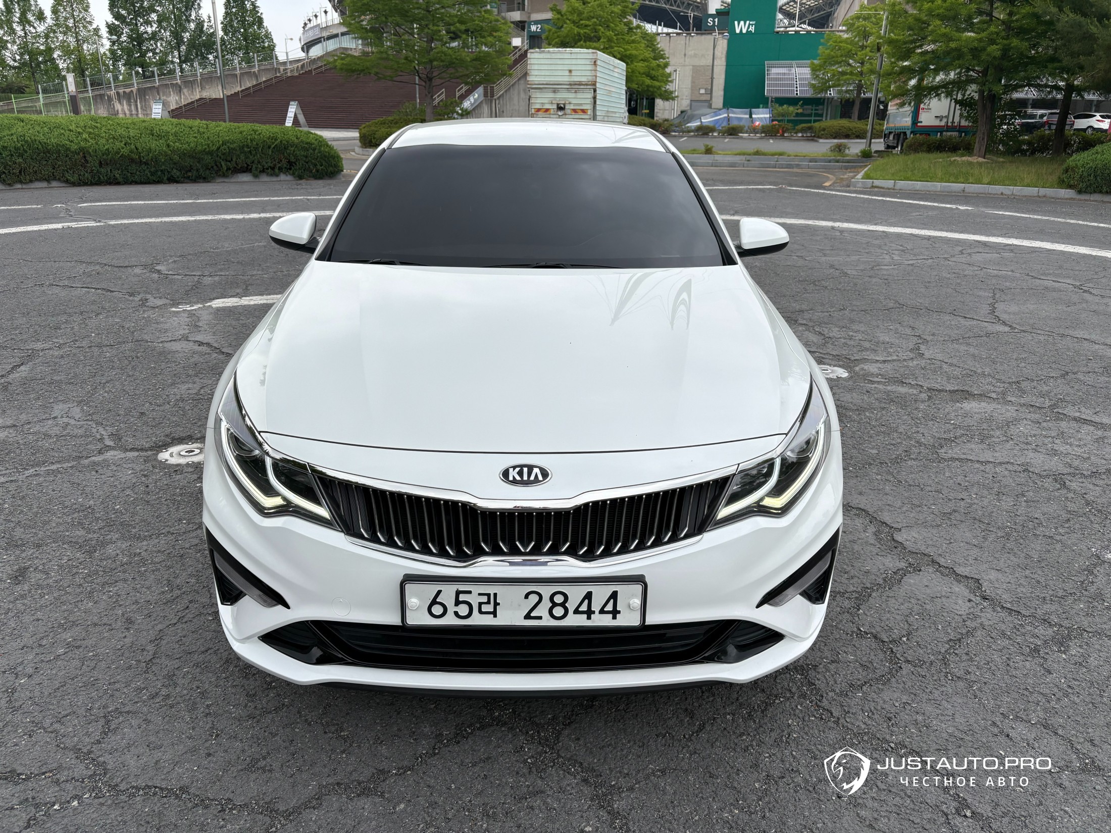 Автомобиль Kia K5