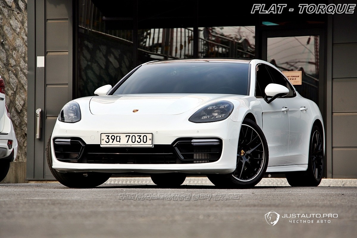 Автомобиль Porsche Panamera