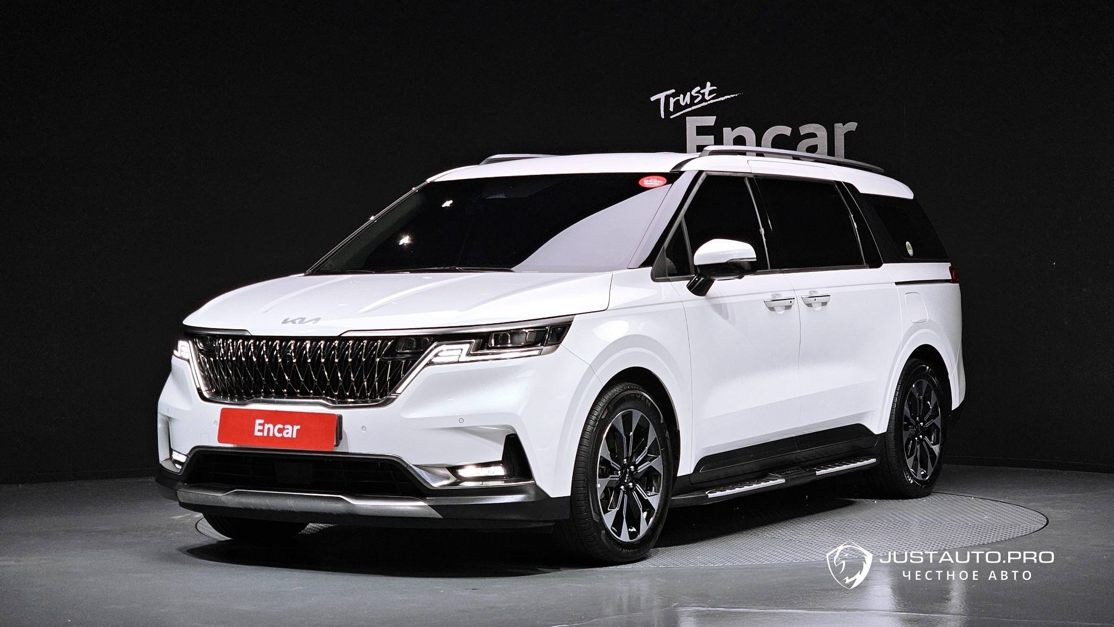 Автомобиль Kia Canival