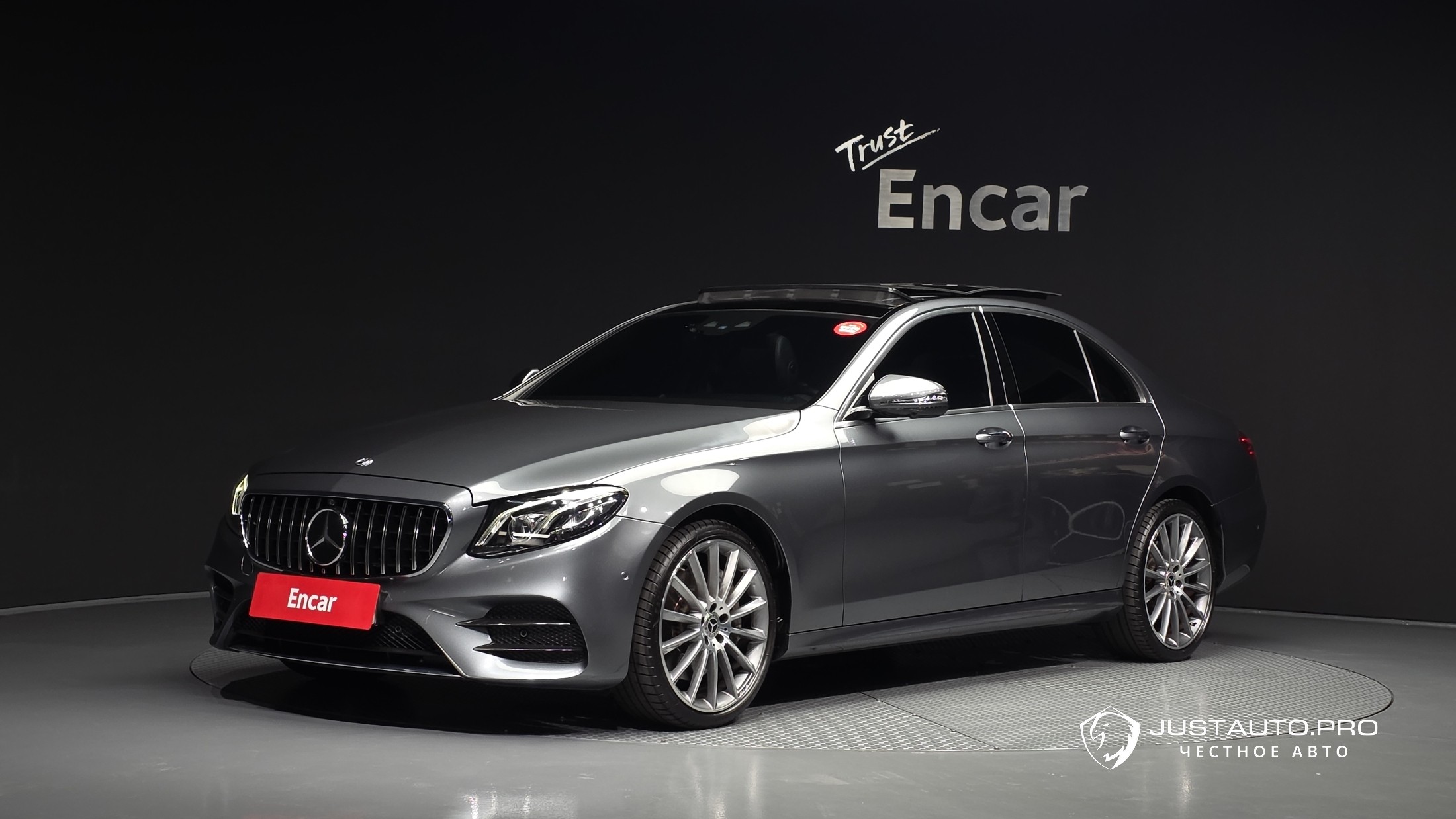 Автомобиль Mercedes-Benz E-Class