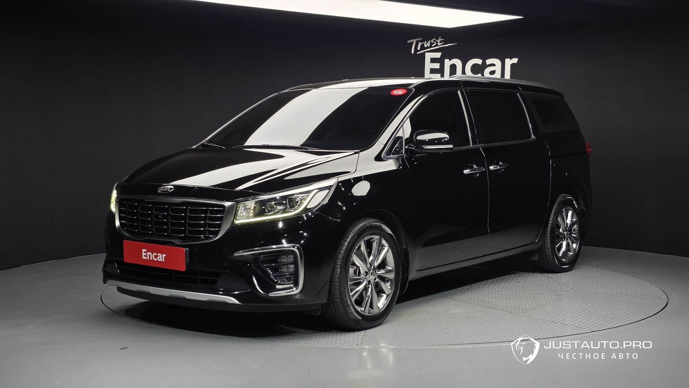 Автомобиль Kia Canival