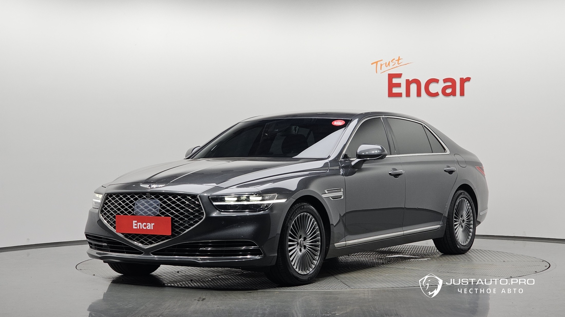Автомобиль Genesis G90