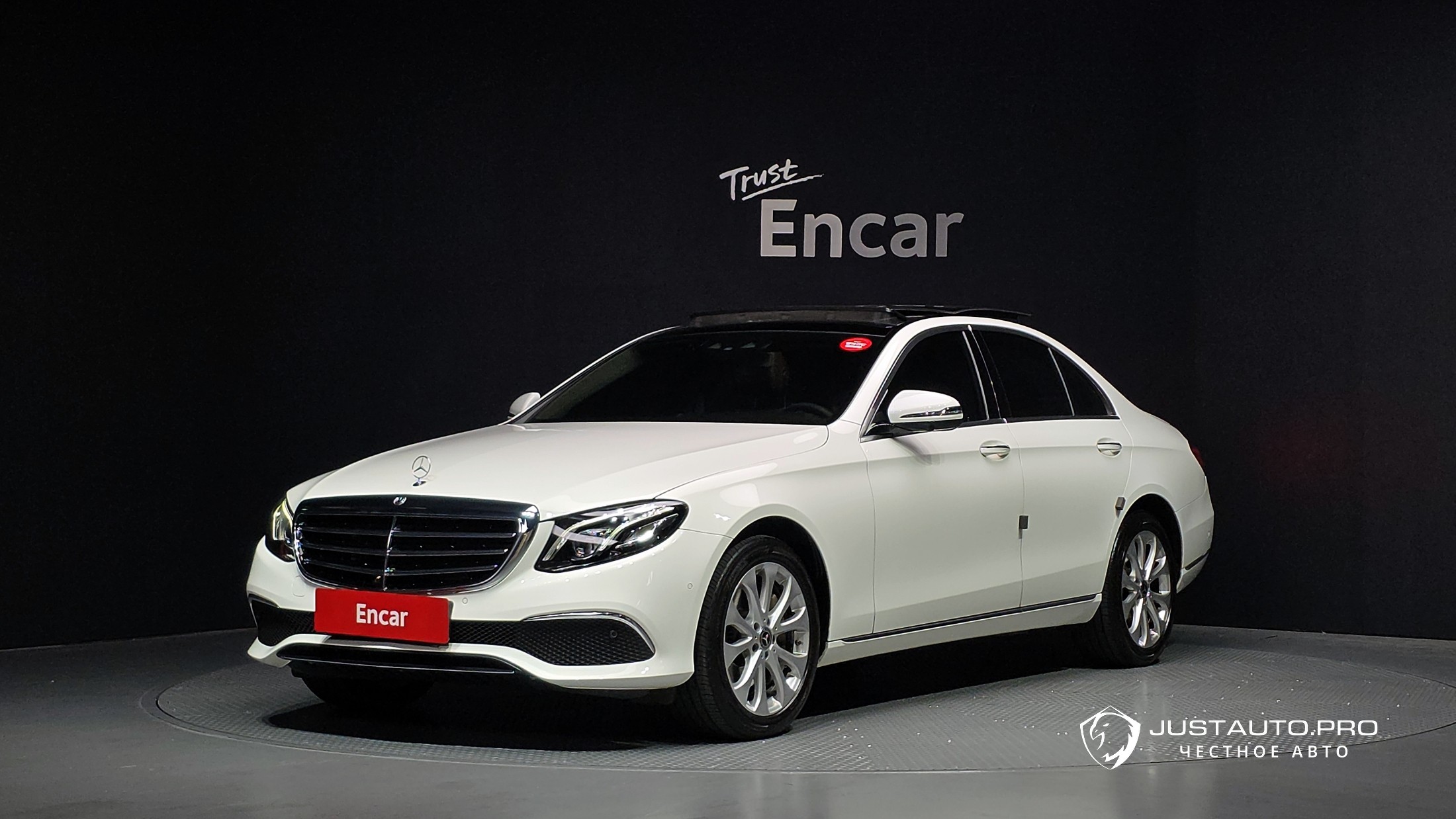 Автомобиль Mercedes-Benz E-Class