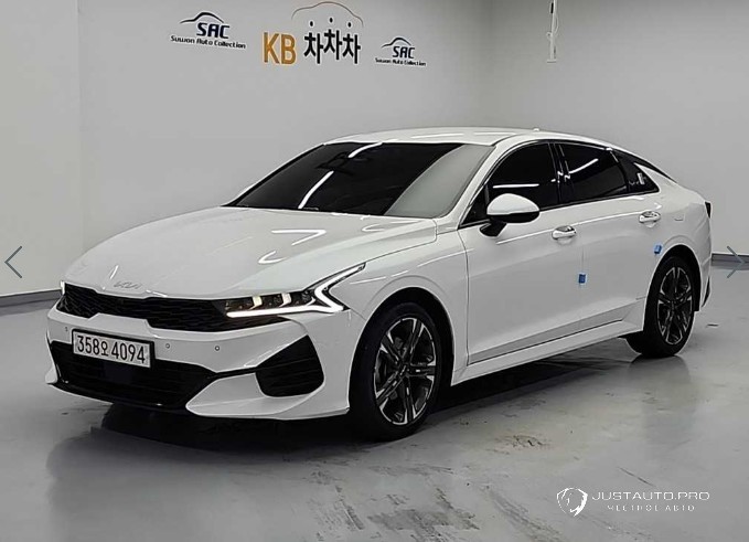 Автомобиль Kia K5