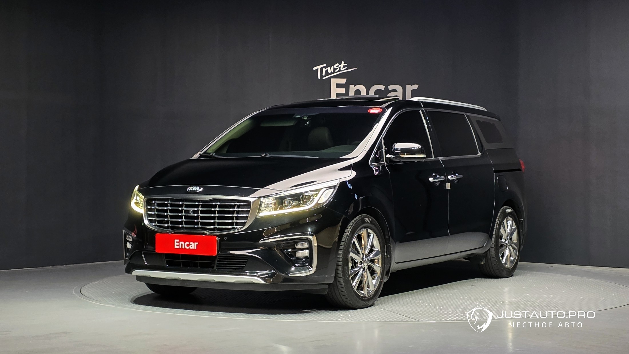 Автомобиль Kia Canival