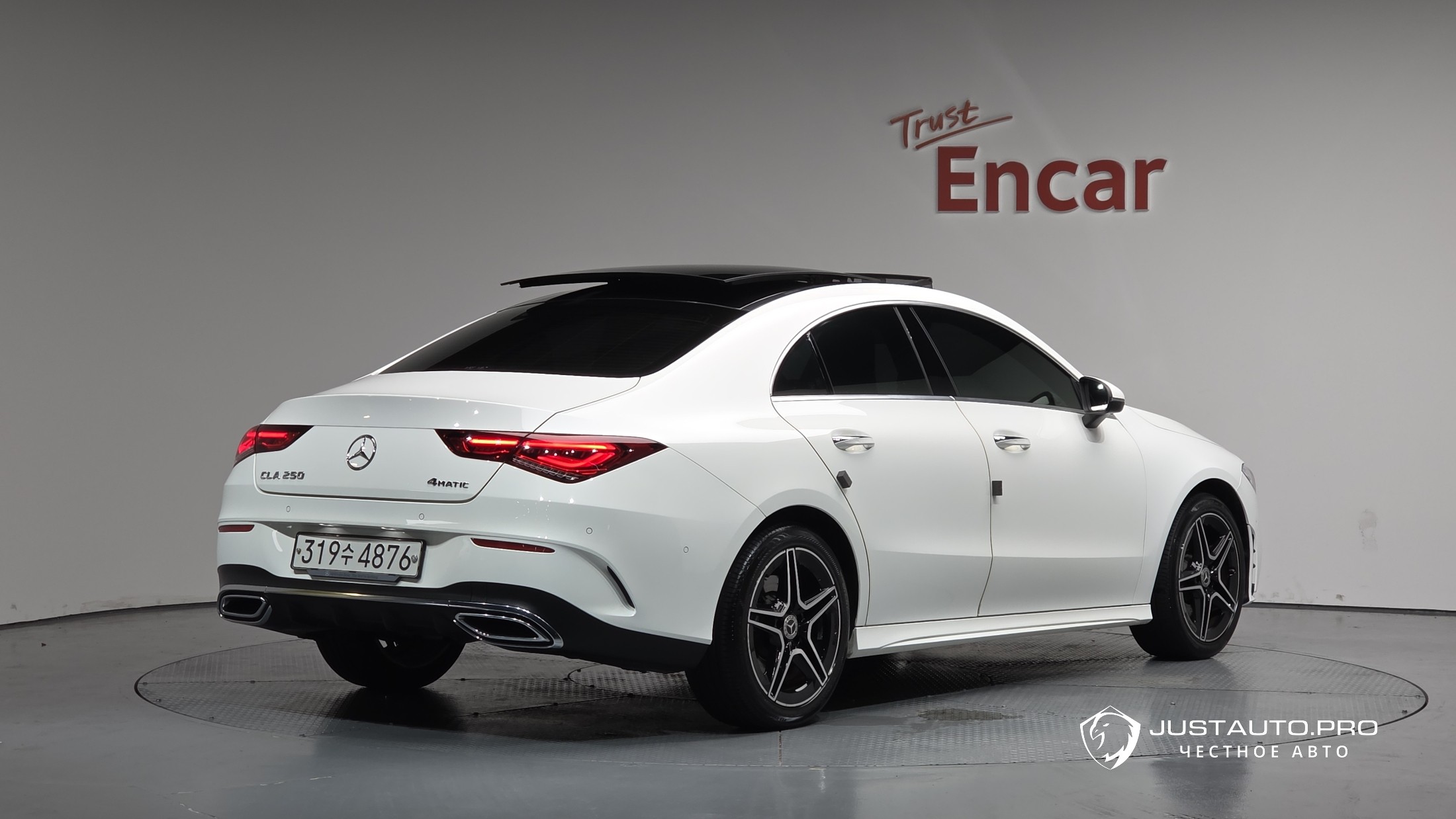 Автомобиль Mercedes-Benz CLA-Class