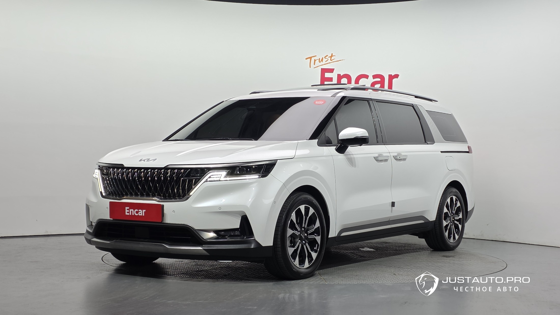 Автомобиль Kia Canival