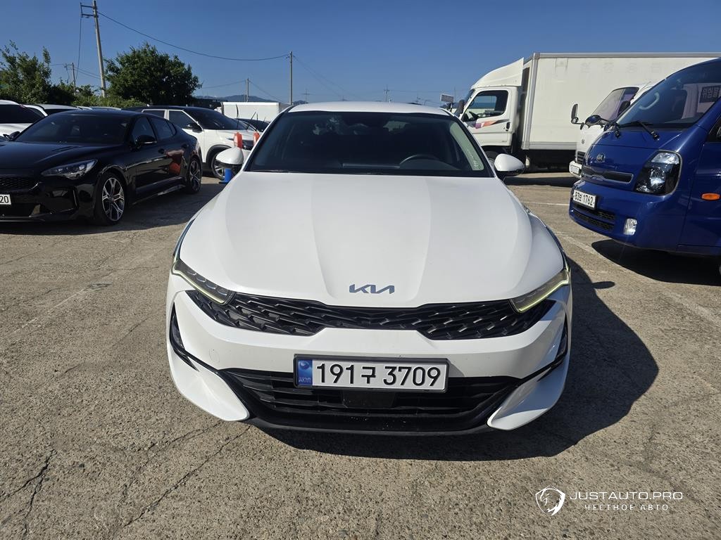 Автомобиль Kia K5