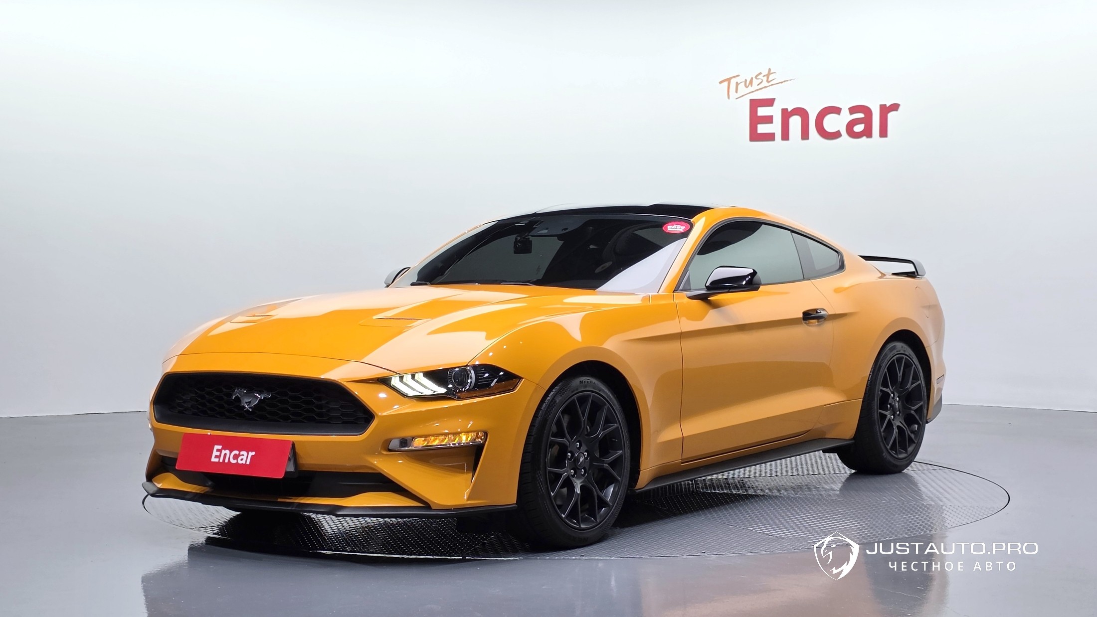 Автомобиль Ford Mustang