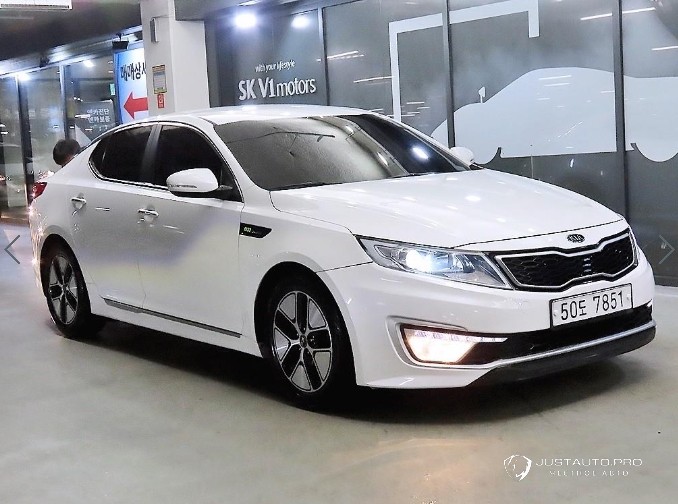 Автомобиль Kia K5
